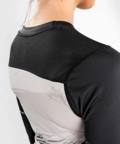 UFC Venum Authentic Fight Week Women's 2.0 Performance Long Sleeve Rashguard - Sand/Black -Venum store 0 252F3 252F5 252F8 252F03582dafa6774e7724d44258b19bc2850f2ed5e1 VNMUFC 00115 040 12 2b22788c 822d 42b2 b2a2 8406a2ffd96b