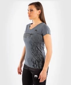 UFC Venum Authentic Fight Week Women's Short Sleeve T-shirt - Grey -Venum store 0 252F9 252F9 252F5 252F0995d5bcbc2016a37329782b3093e648f1b77868 VNMUFC 00041 010 02 25ed46a6 c985 48b0 8d73 c8d4ec2a4212
