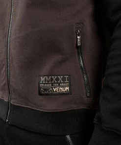 Venum Lions21 Track Jacket - Black/Grey 11 Venum Lions21 Track Jacket - Black/Grey -Venum store 1 252F9 252Fc 252F2 252F19c2407a39eb053319999487531c487c72f7aeb1 TRACKJACKETS LION BLACK GREY 06 1 d93a0e74 1e81 4a59 b981 288357a13731