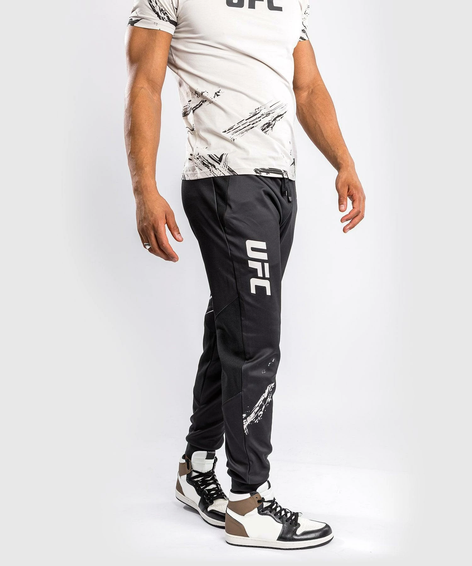 UFC Venum Authentic Fight Week 2.0 Sweatpants - Black/Sand 1 UFC Venum Authentic Fight Week 2.0 Sweatpants - Black/Sand