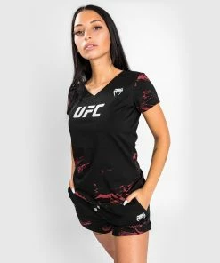 UFC Venum Authentic Fight Week Women's 2.0 Short Sleeve T-Shirt - Black/Red