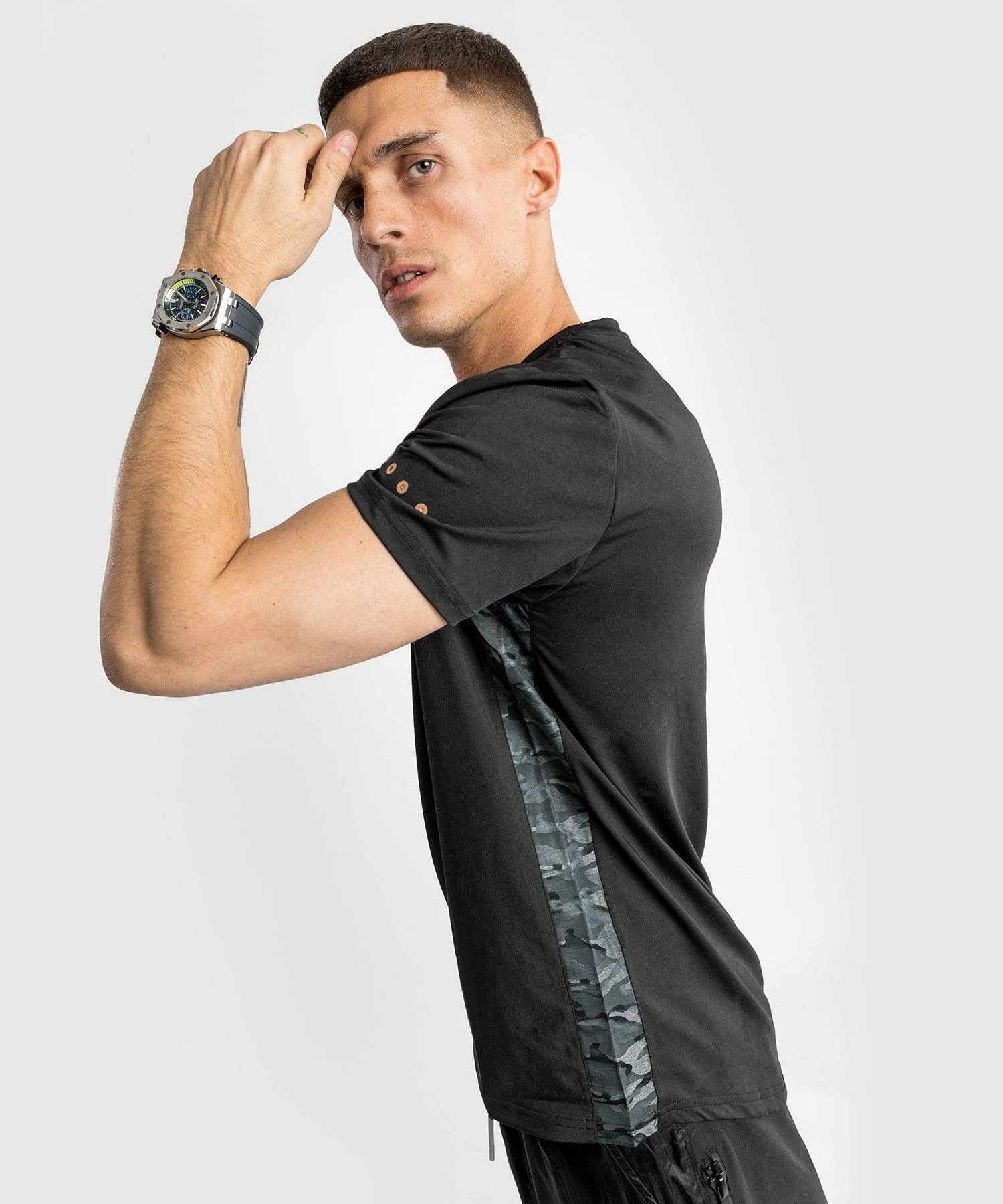 Venum Classic Evo Dry Tech T-shirt - Black/Bronze 4 Venum Classic Evo Dry Tech T-shirt - Black/Bronze - Image 4