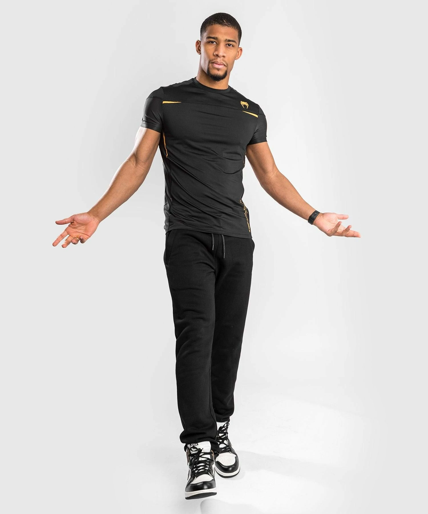 Venum Tempest 2.0 Dry Tech T-shirt - Black/Gold - Image 2