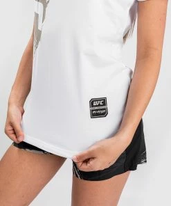 UFC Venum Authentic Fight Week Women's 2.0 Short Sleeve T-Shirt - White -Venum store 3 252F8 252Fa 252F5 252F38a5d6cfe3883729a3f181b52a8f9968f2260bae VNMUFC 00142 002 07