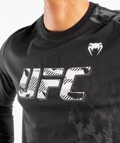 UFC Venum Authentic Fight Week Men's Long Sleeve T-shirt - Black -Venum store 3 252Fe 252Fa 252Fc 252F3eacd8120e218e468975d1064ee6accd74eb94f7 VNMUFC 00056 001 04 5edd782d 70cf 4373 a4fc 67846e0b09d7