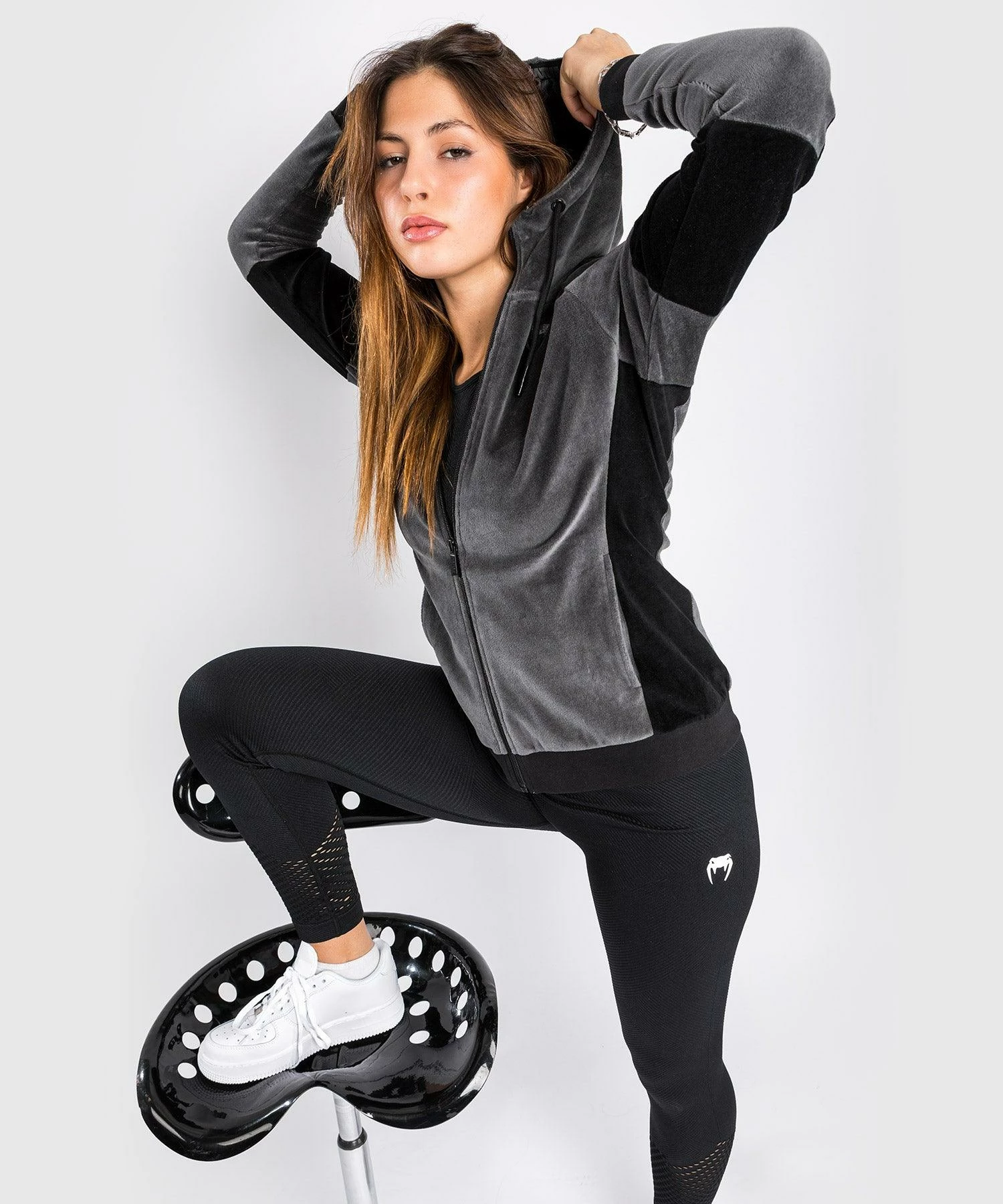 Venum Camoline 2.0 Velvet Track Jacket - For Women - Grey/Black 6 Venum Camoline 2.0 Velvet Track Jacket - For Women - Grey/Black - Image 6