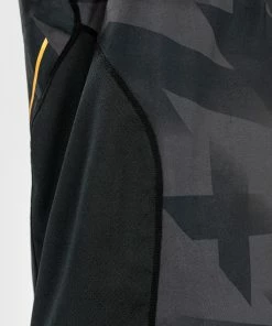 Venum Razor Dry Tech Tank Top - Black/Gold -Venum store 8 252F1 252F0 252F3 252F8103a245f471d9358c1c709ae5e579b6e69c723f 6 28c28947 e314 41af a20c 3bd1a592e600