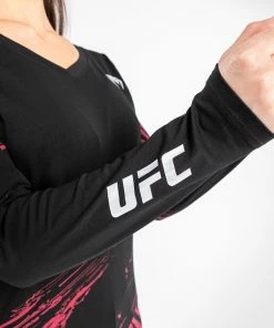 UFC Venum Authentic Fight Week Women's 2.0 Long Sleeve T-Shirt - Black/Red -Venum store 9 252F3 252Fb 252F6 252F93b652661e092aea769cf115059ddf7b288313d5 VNMUFC 00127 001 16 a81a52c4 c8d9 4fcb 889c a20f1eec6403