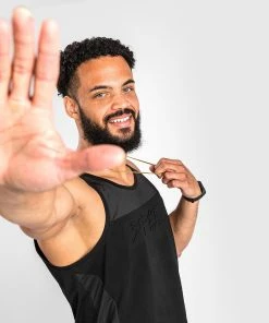 Venum Okinawa 3.0 Tank Top - Black/Red -Venum store 9 252Fc 252F5 252F3 252F9c53574eba5b5f64f7422b89fb1e64577c5a04c4 5U0A9477