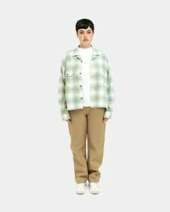 Carhartt WIP W Long Sleeve Deaver Shirt (Sage) 7 Carhartt WIP W Long Sleeve Deaver Shirt (Sage) -Venum store CarharttWIP Shirt Green 02