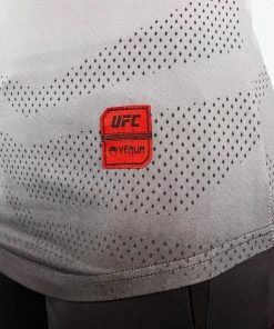 UFC Venum Authentic Fight Week 2 Women's Short Sleeve T-shirt - White 10 UFC Venum Authentic Fight Week 2 Women's Short Sleeve T-shirt - White -Venum store a 252Fb 252F6 252F8 252Fab68a96ec1e2c197787d691571d4480cf7baa825 VNMUFC 00076 002 06 d7551225 3447 400d aa03 2fa6ed665524