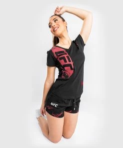 UFC Venum Authentic Fight Week Women's 2.0 Short Sleeve T-Shirt - Black/Red -Venum store c 252F5 252F2 252F4 252Fc5242a72f566485403a70a3cc8450d4446d8f93a VNMUFC 00142 001 01 bb4750a5 c849 41af ad8b d9d4f046ea88