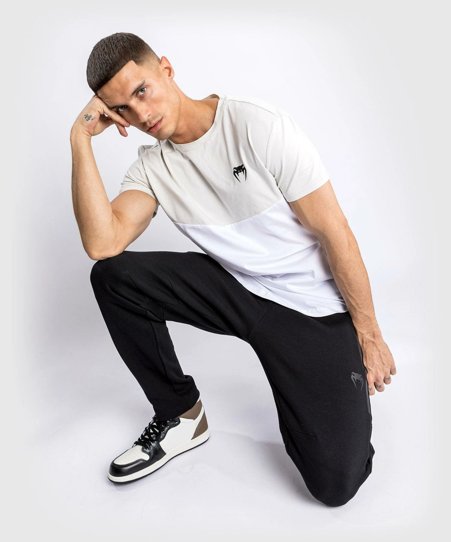 Venum Laser T-shirt - White 5 Venum Laser T-shirt - White - Image 5