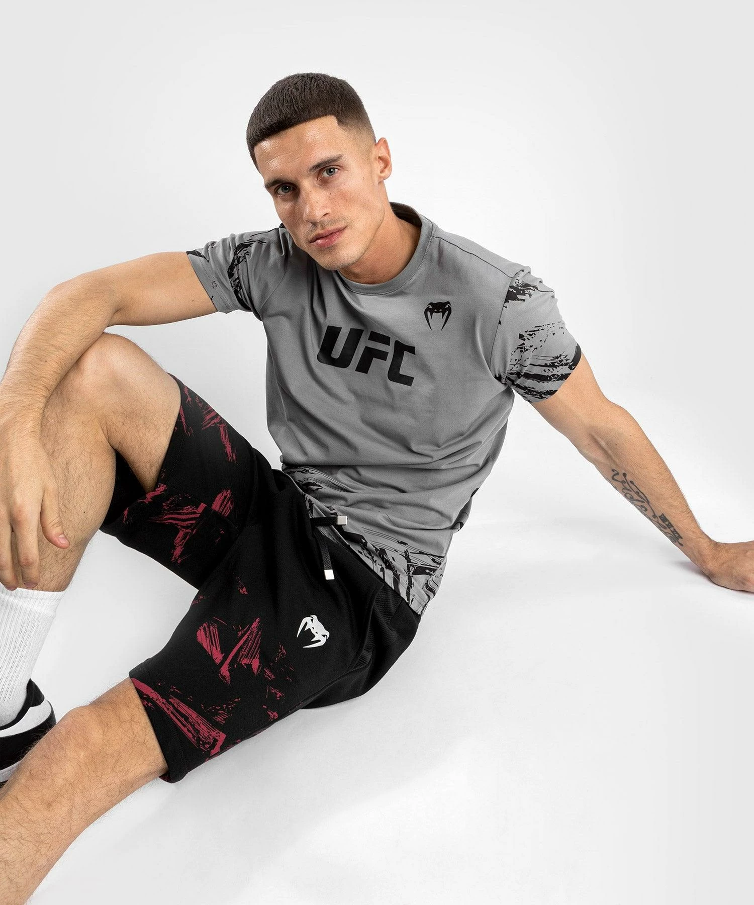 UFC Venum Authentic Fight Week Men's 2.0 Short Sleeve T-Shirt - Grey 6 UFC Venum Authentic Fight Week Men's 2.0 Short Sleeve T-Shirt - Grey - Image 6
