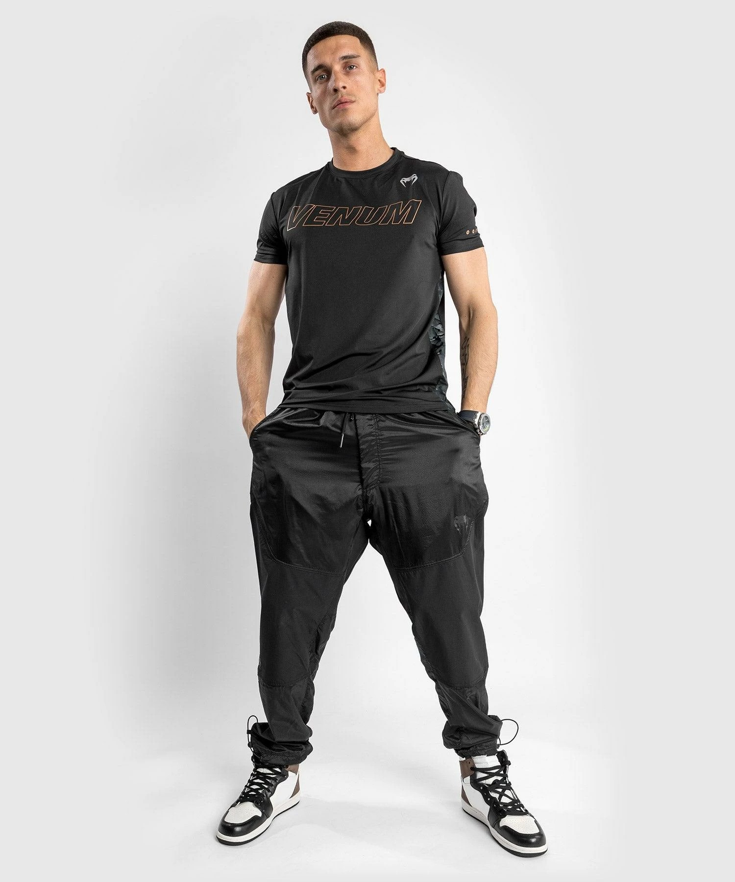 Venum Classic Evo Dry Tech T-shirt - Black/Bronze 2 Venum Classic Evo Dry Tech T-shirt - Black/Bronze - Image 2