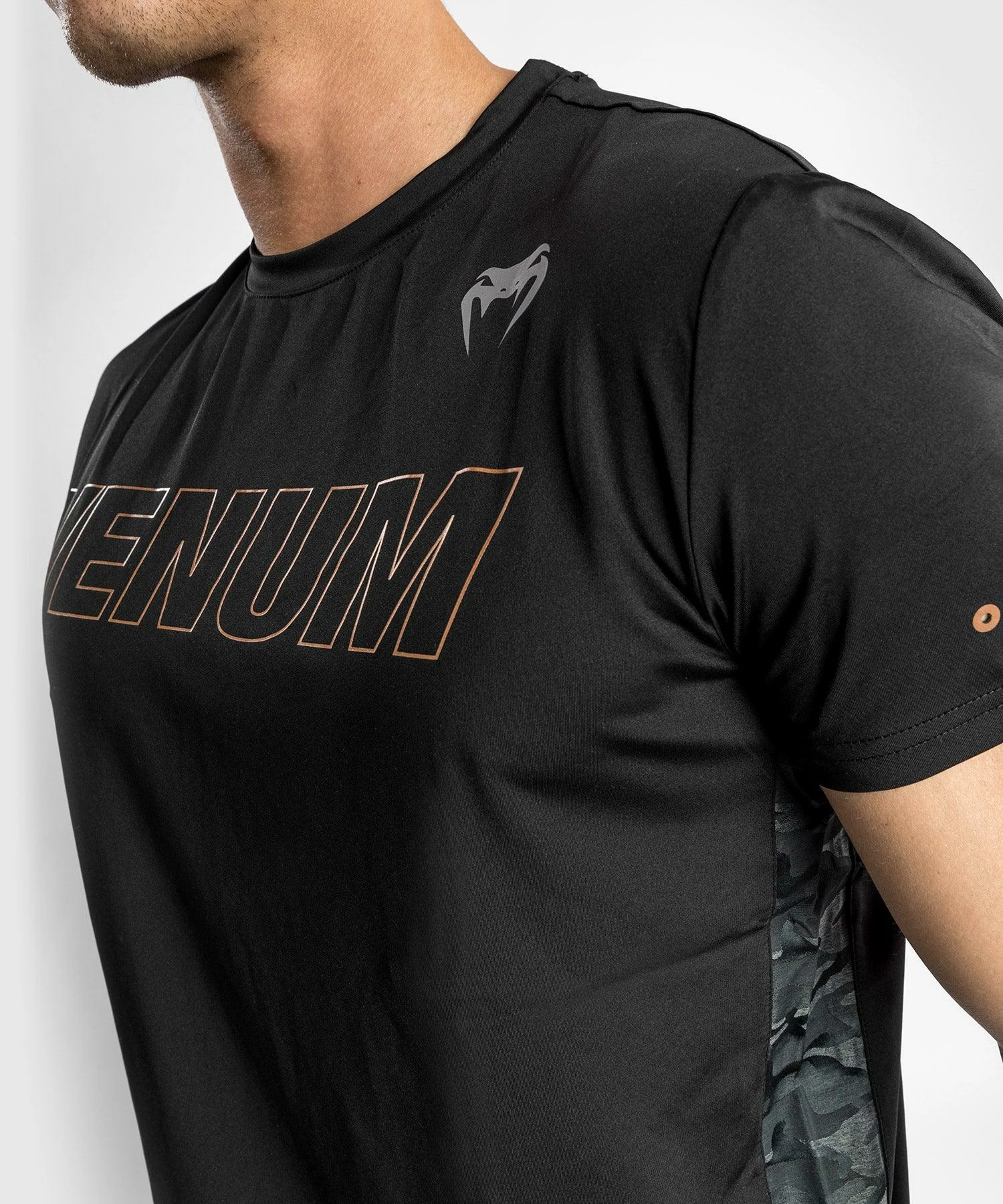 Venum Classic Evo Dry Tech T-shirt - Black/Bronze 5 Venum Classic Evo Dry Tech T-shirt - Black/Bronze - Image 5